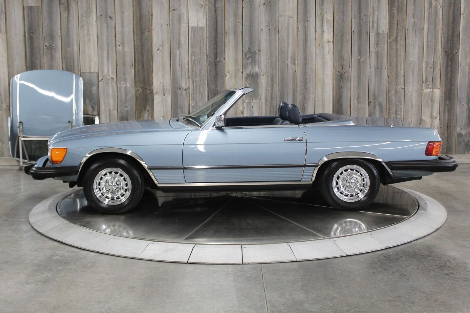 Mercedes-Benz-SL-Class-1979-1