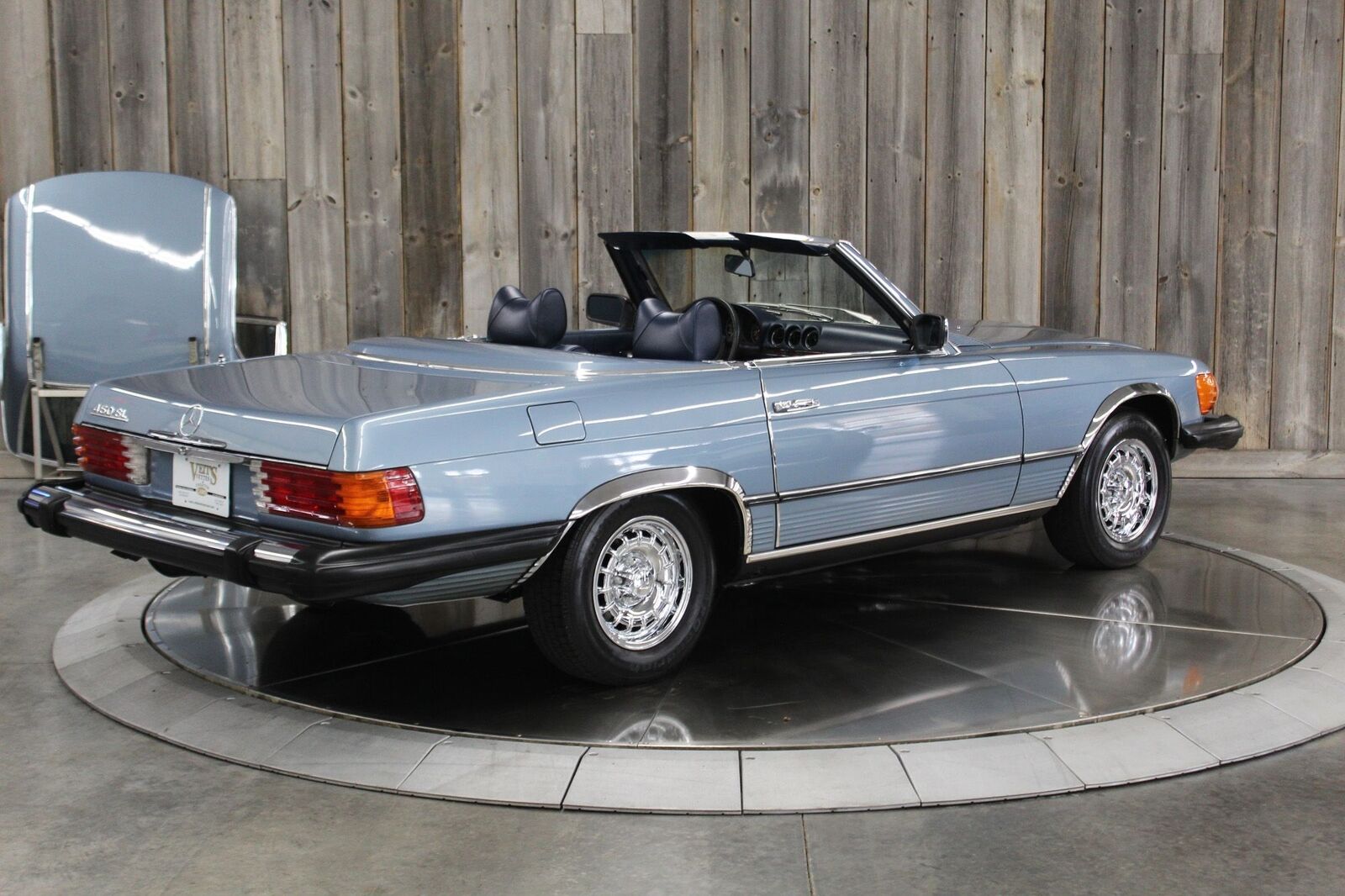 Mercedes-Benz-SL-Class-1979-3