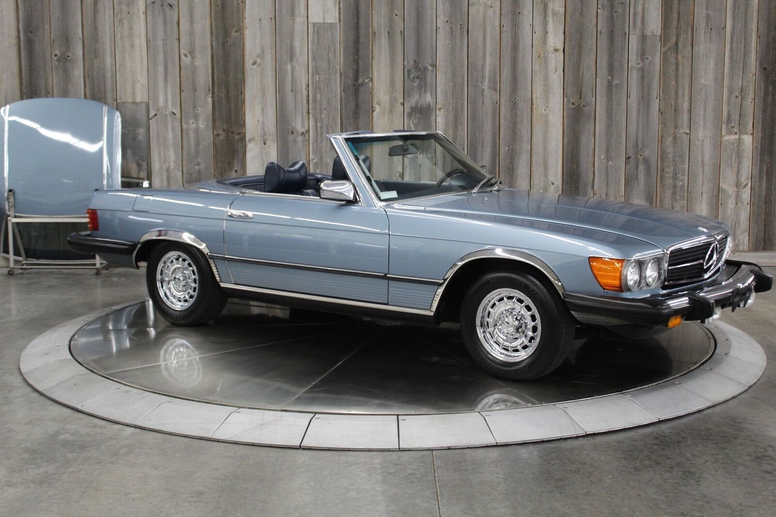 Mercedes-Benz-SL-Class-1979-5