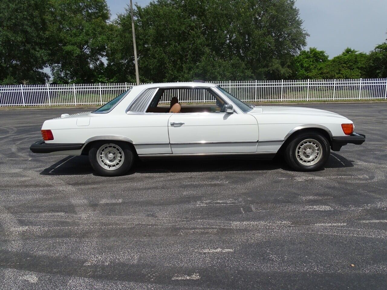 Mercedes-Benz-SL-Class-1980-8