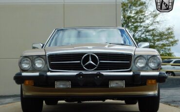 Mercedes-Benz-SL-Class-1982-4