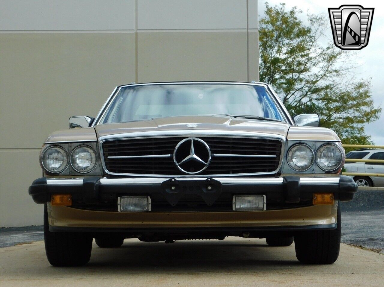 Mercedes-Benz-SL-Class-1982-4