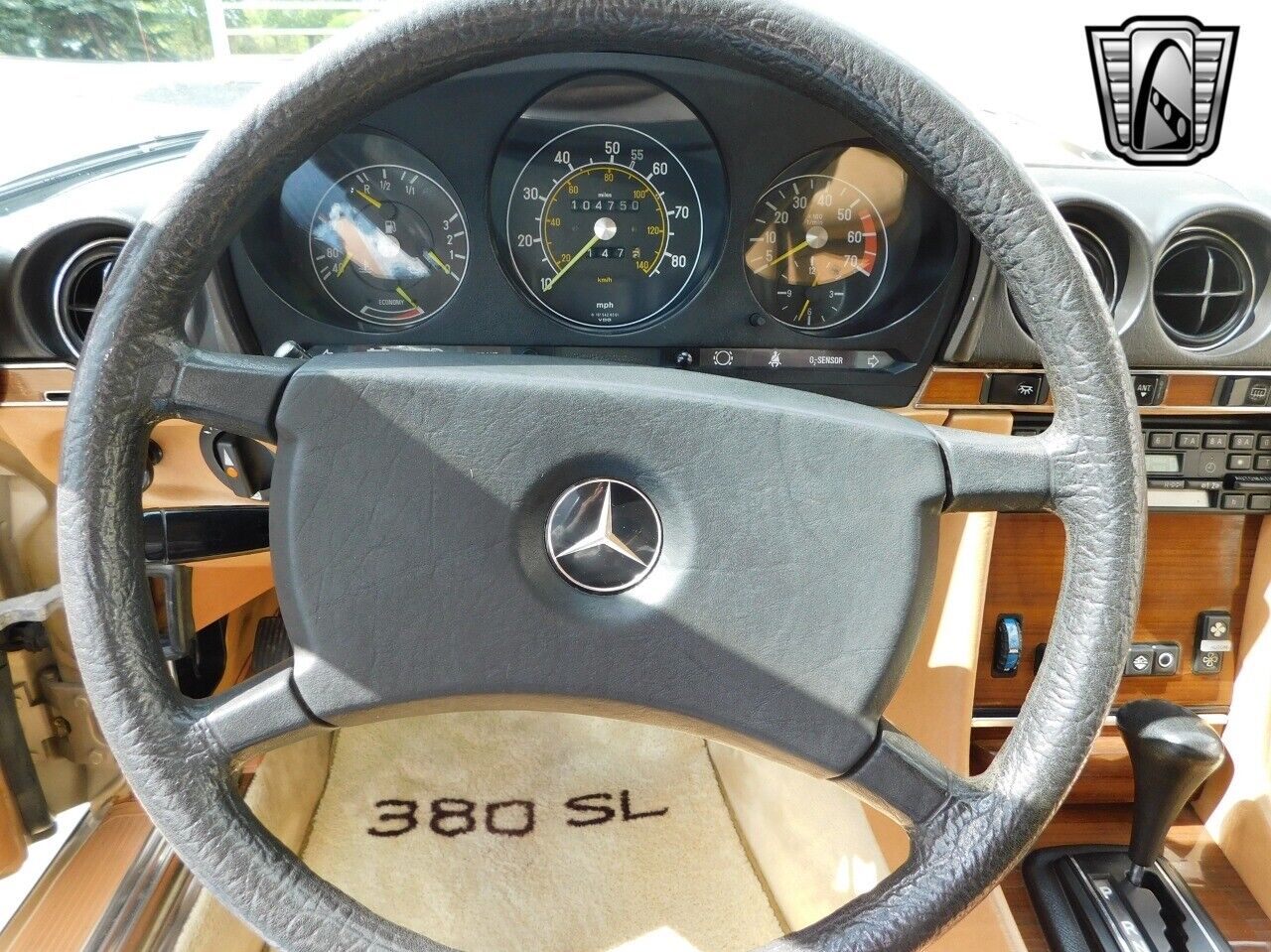 Mercedes-Benz-SL-Class-1982-8