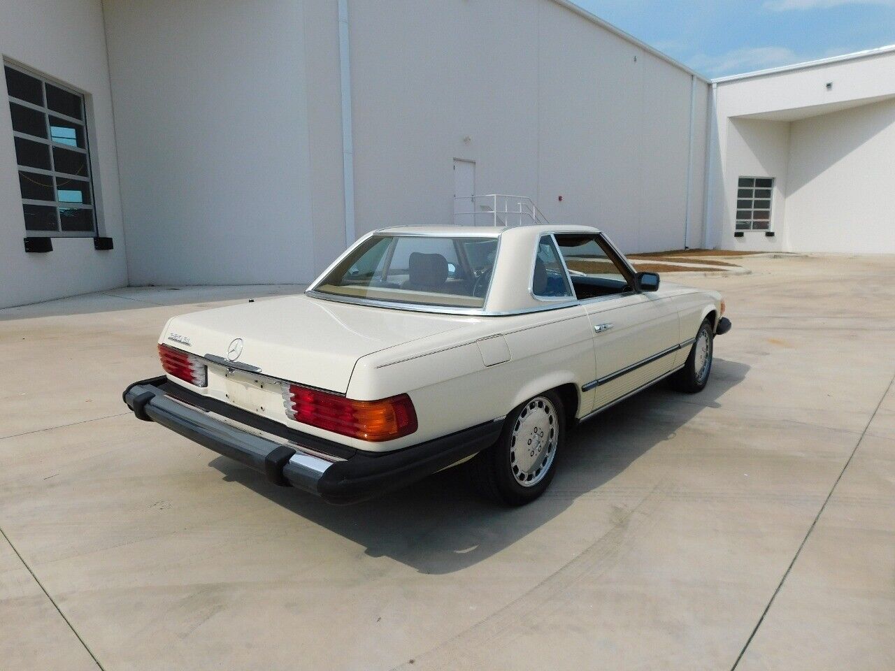 Mercedes-Benz-SL-Class-1983-10