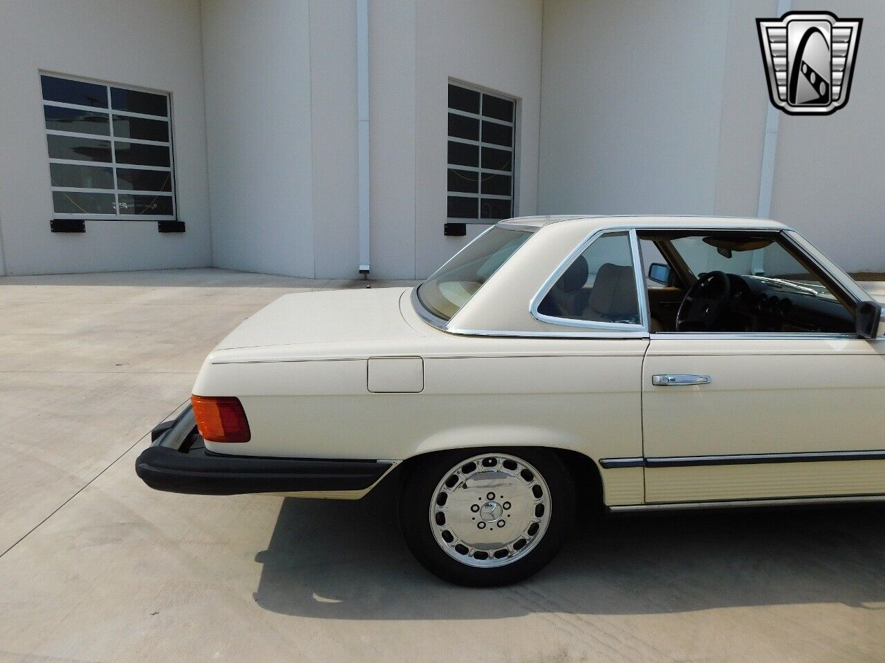 Mercedes-Benz-SL-Class-1983-11