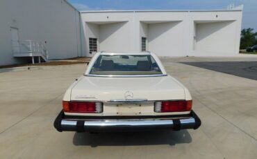 Mercedes-Benz-SL-Class-1983-9