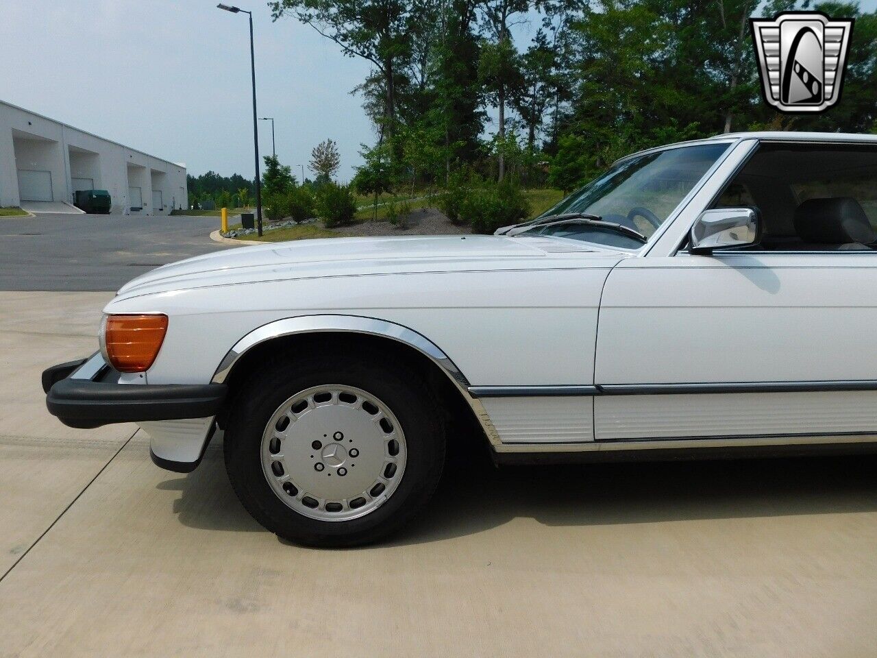 Mercedes-Benz-SL-Class-1986-5