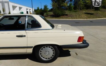 Mercedes-Benz-SL-Class-1987-7