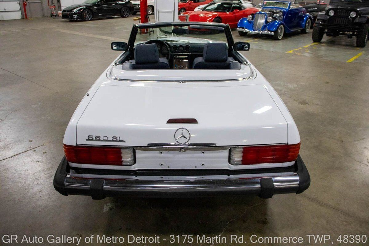 Mercedes-Benz-SL-Class-1988-4