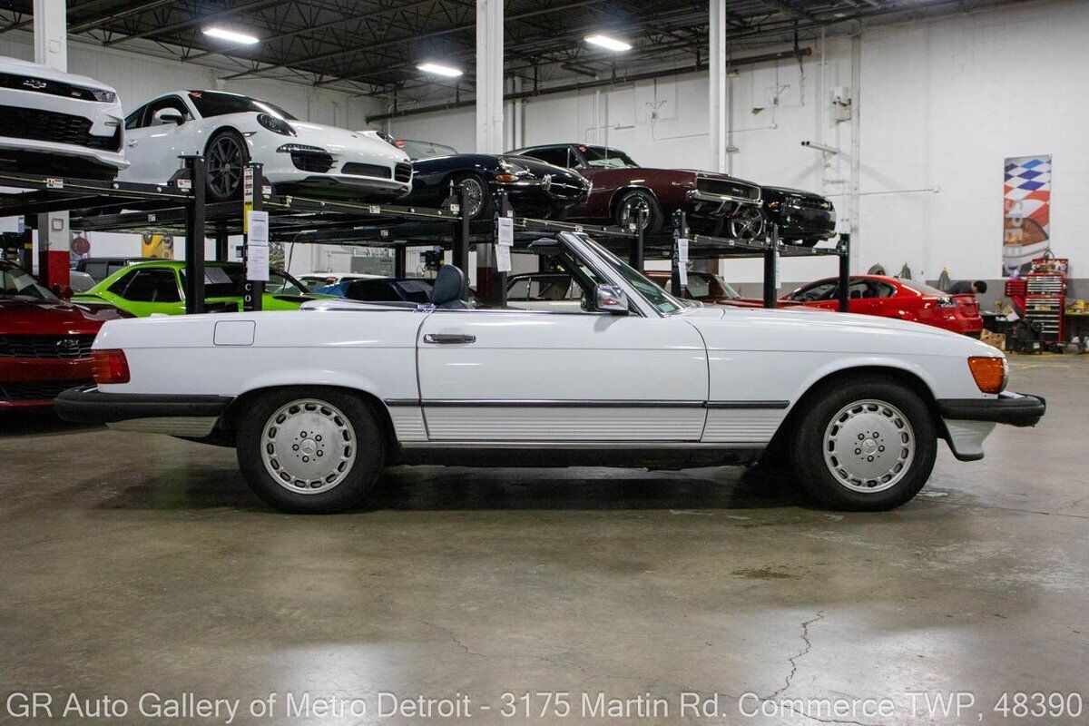 Mercedes-Benz-SL-Class-1988-7