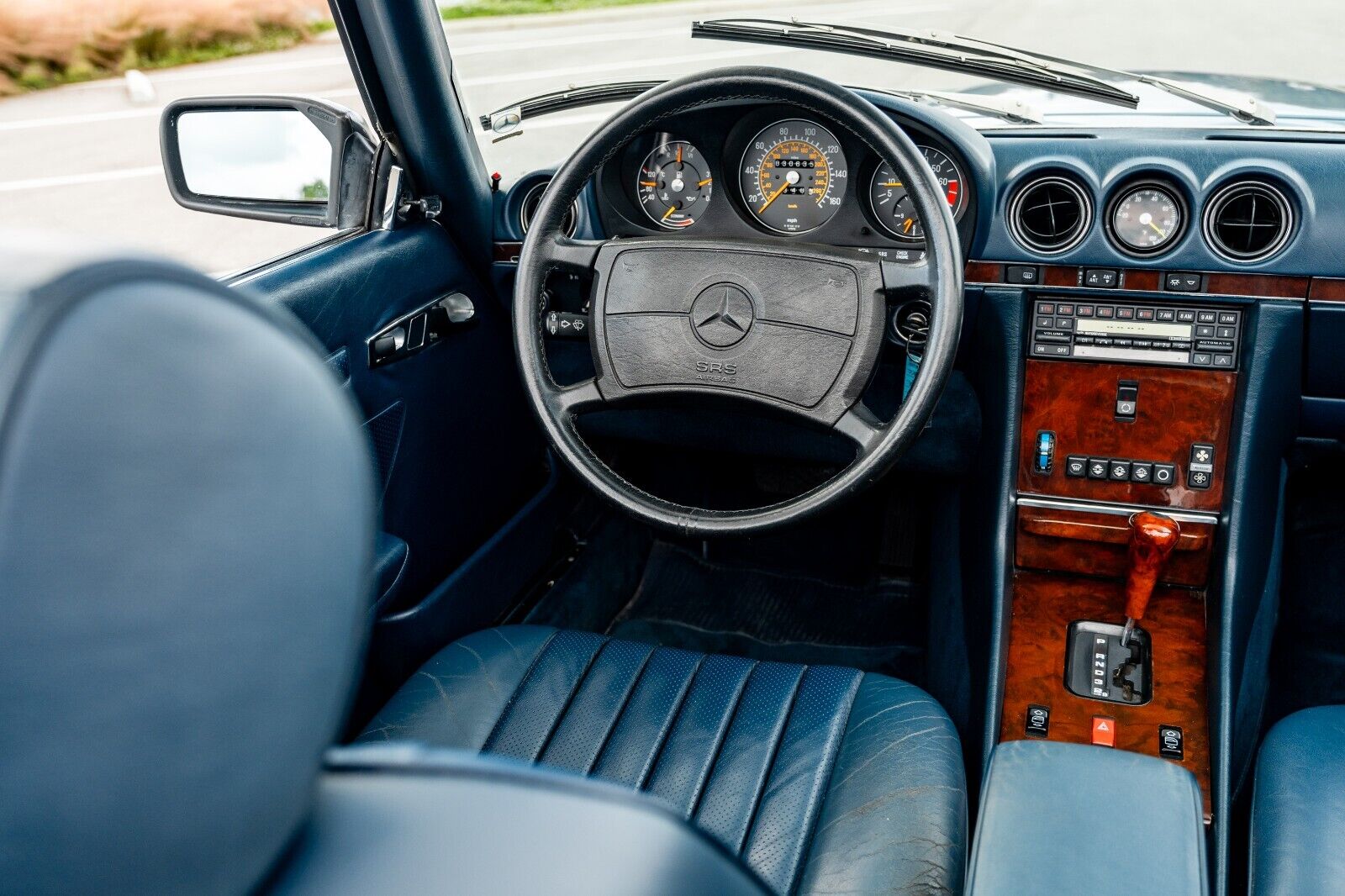 Mercedes-Benz-SL-Class-1989-20