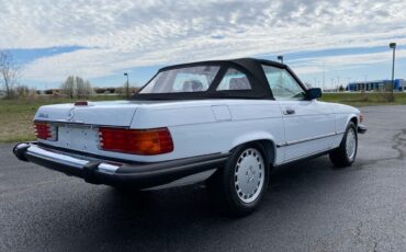 Mercedes-Benz-SL-Class-1989-4