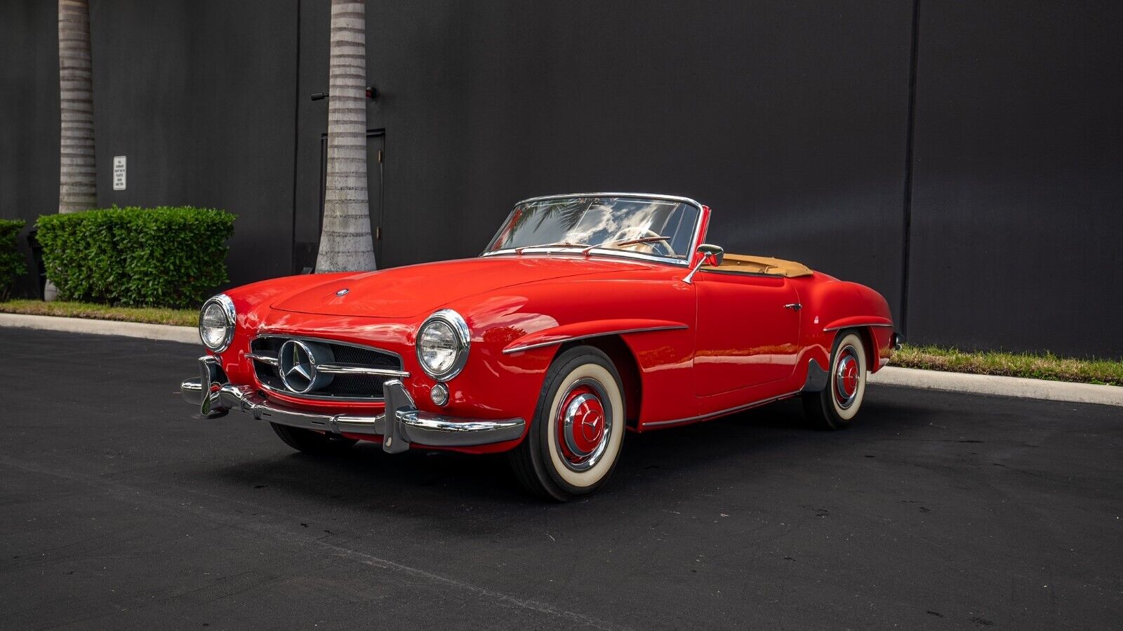 Mercedes-Benz-SL-Class-Cabriolet-1957-4