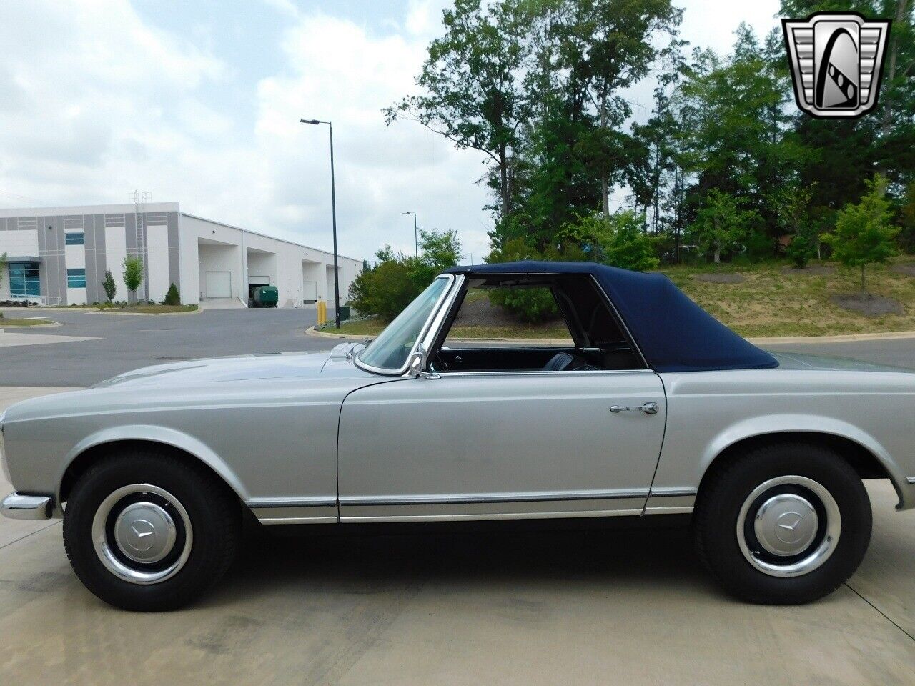 Mercedes-Benz-SL-Class-Cabriolet-1965-6