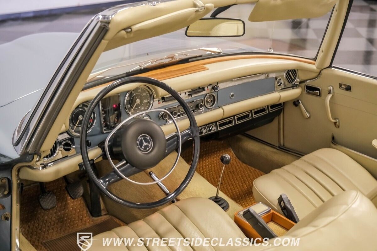 Mercedes-Benz-SL-Class-Cabriolet-1968-4