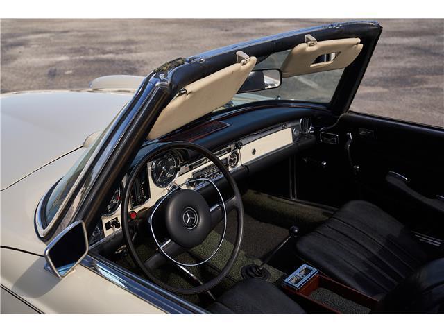 Mercedes-Benz-SL-Class-Cabriolet-1969-11