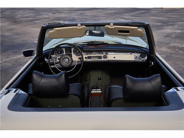 Mercedes-Benz-SL-Class-Cabriolet-1969-12