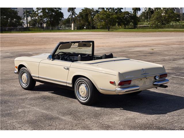 Mercedes-Benz-SL-Class-Cabriolet-1969-3