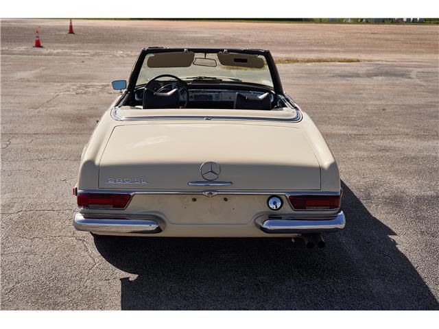 Mercedes-Benz-SL-Class-Cabriolet-1969-7