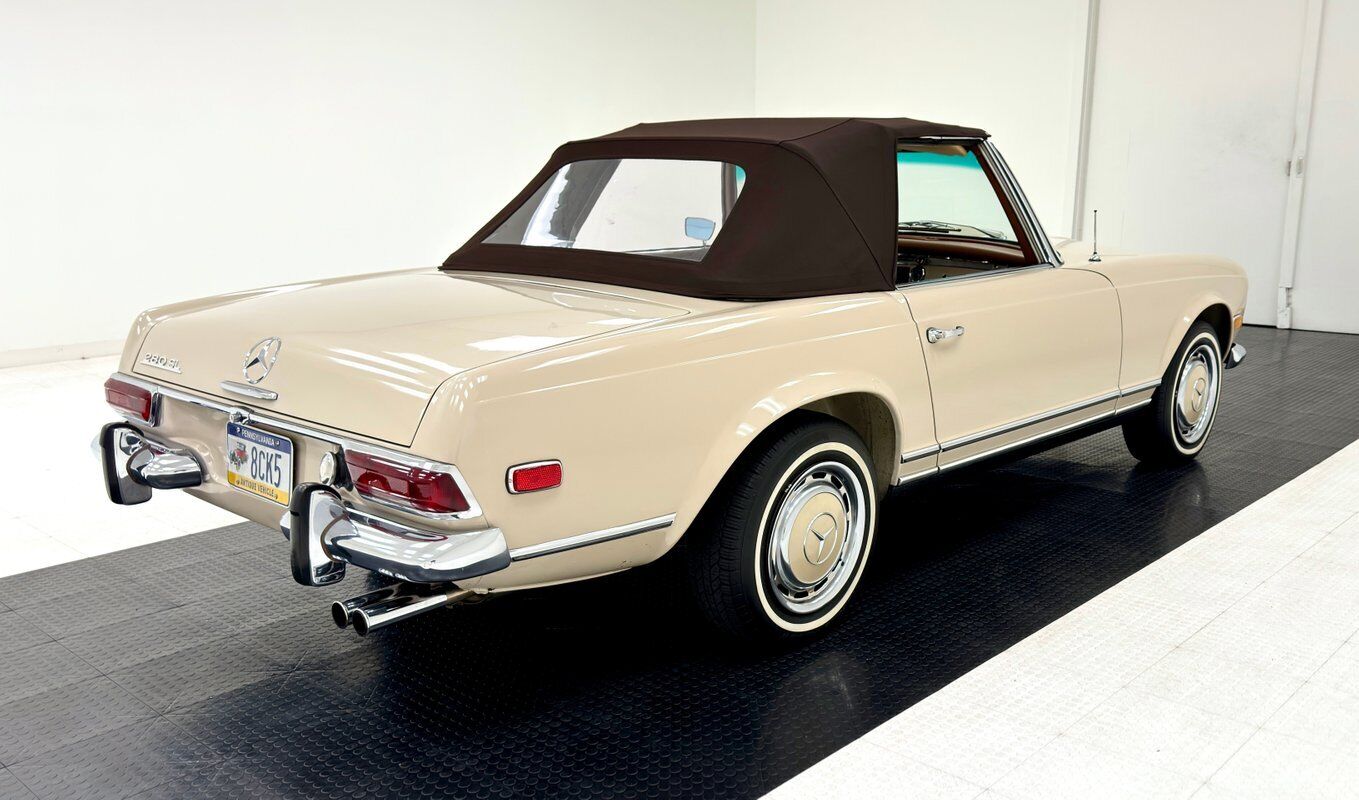 Mercedes-Benz-SL-Class-Cabriolet-1969-7