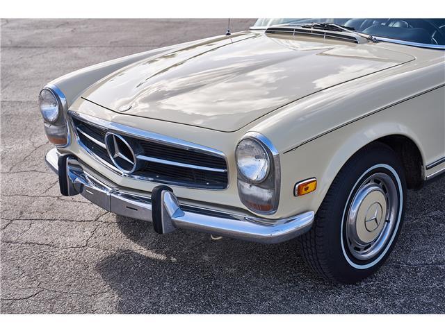 Mercedes-Benz-SL-Class-Cabriolet-1969-8