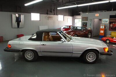 Mercedes-Benz-SL-Class-Cabriolet-1976-4