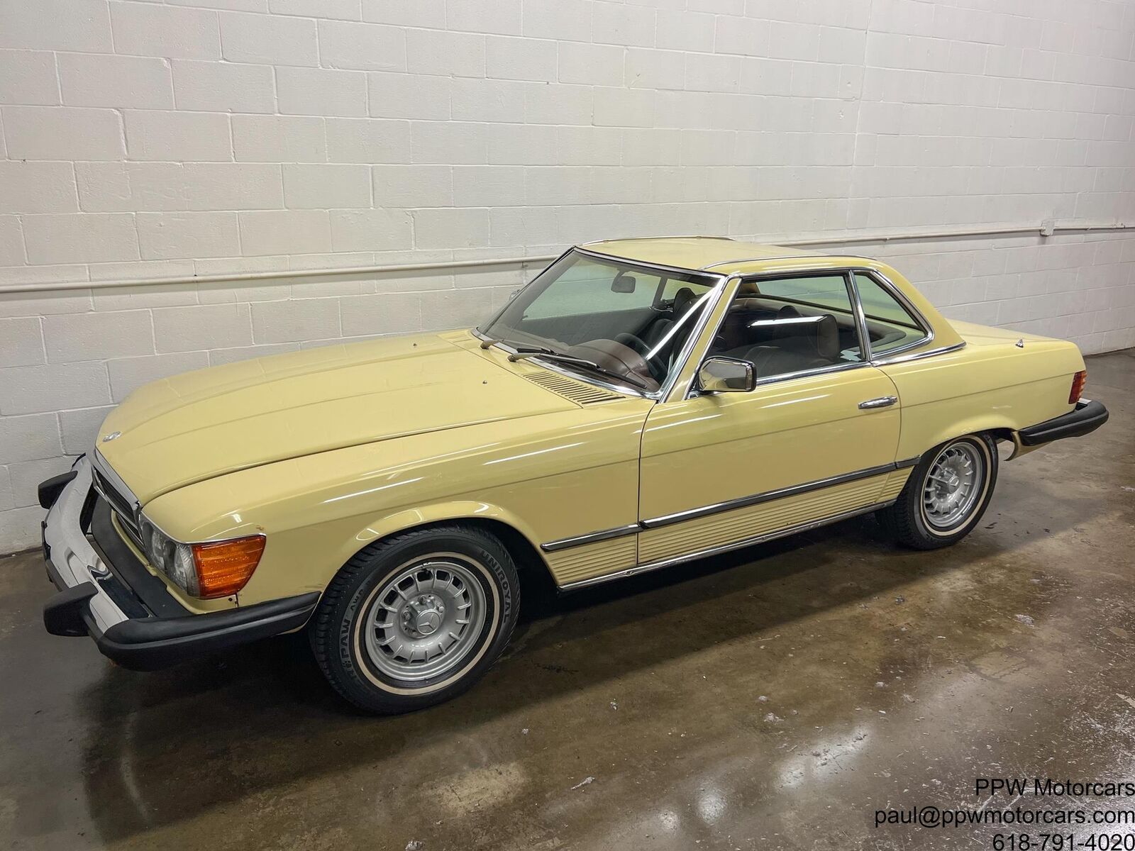 Mercedes-Benz-SL-Class-Cabriolet-1977-16