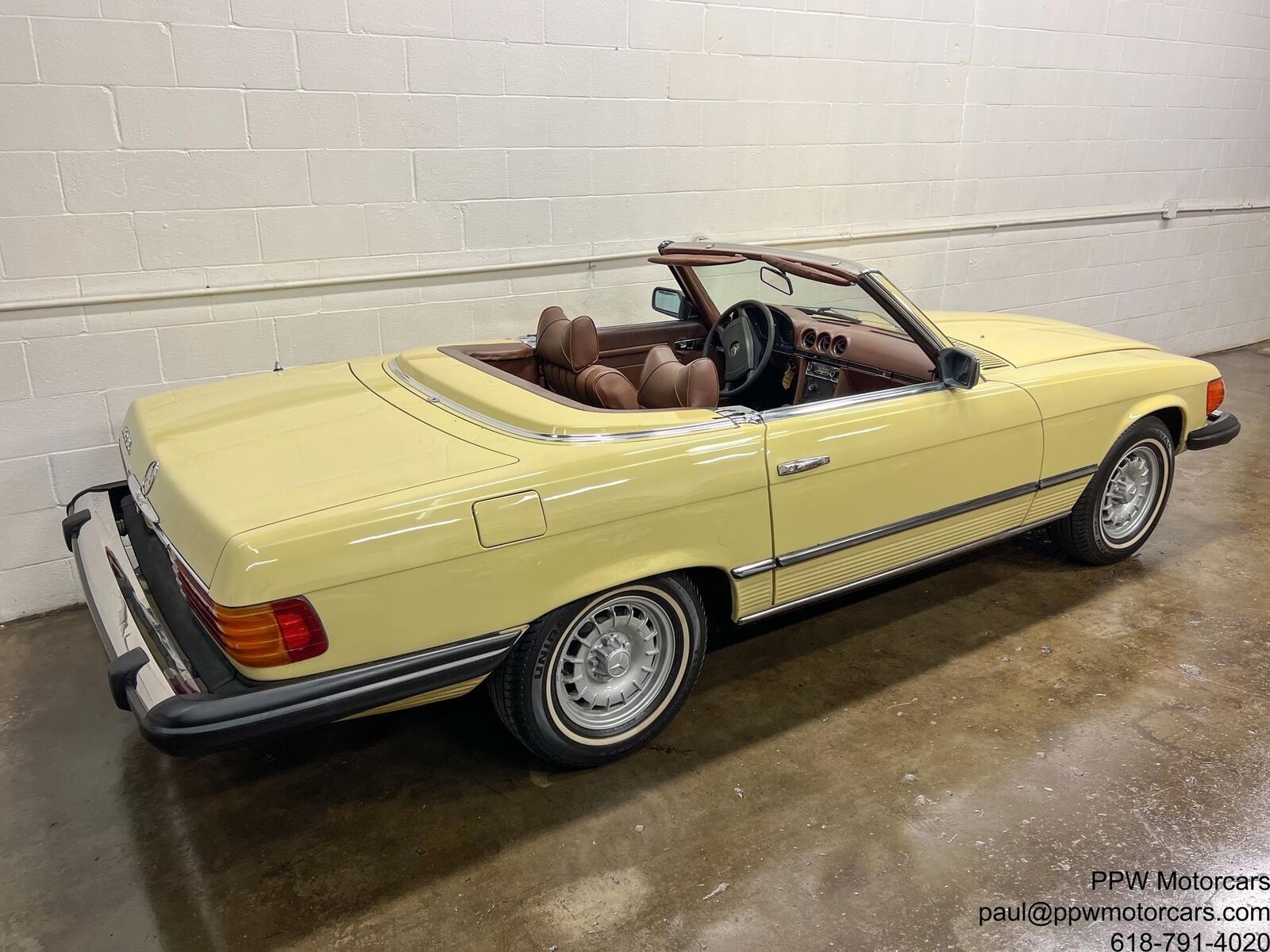 Mercedes-Benz-SL-Class-Cabriolet-1977-23