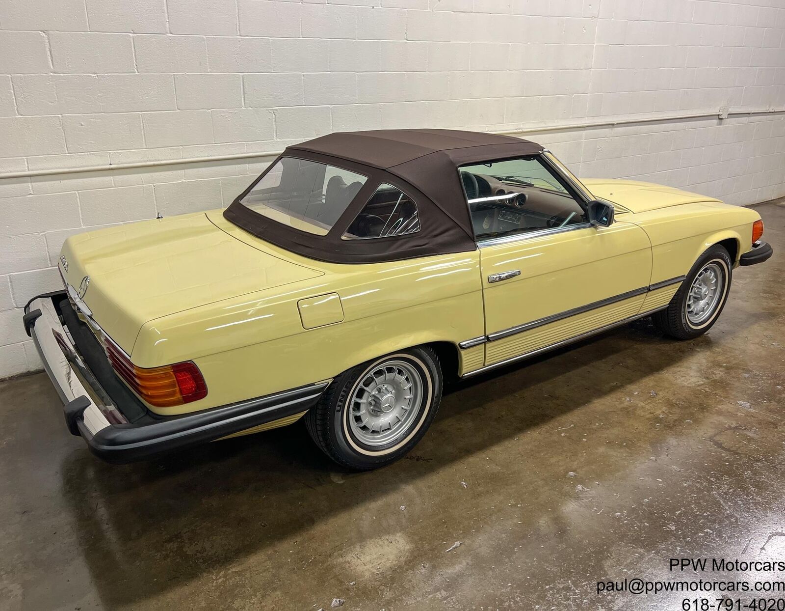 Mercedes-Benz-SL-Class-Cabriolet-1977-29