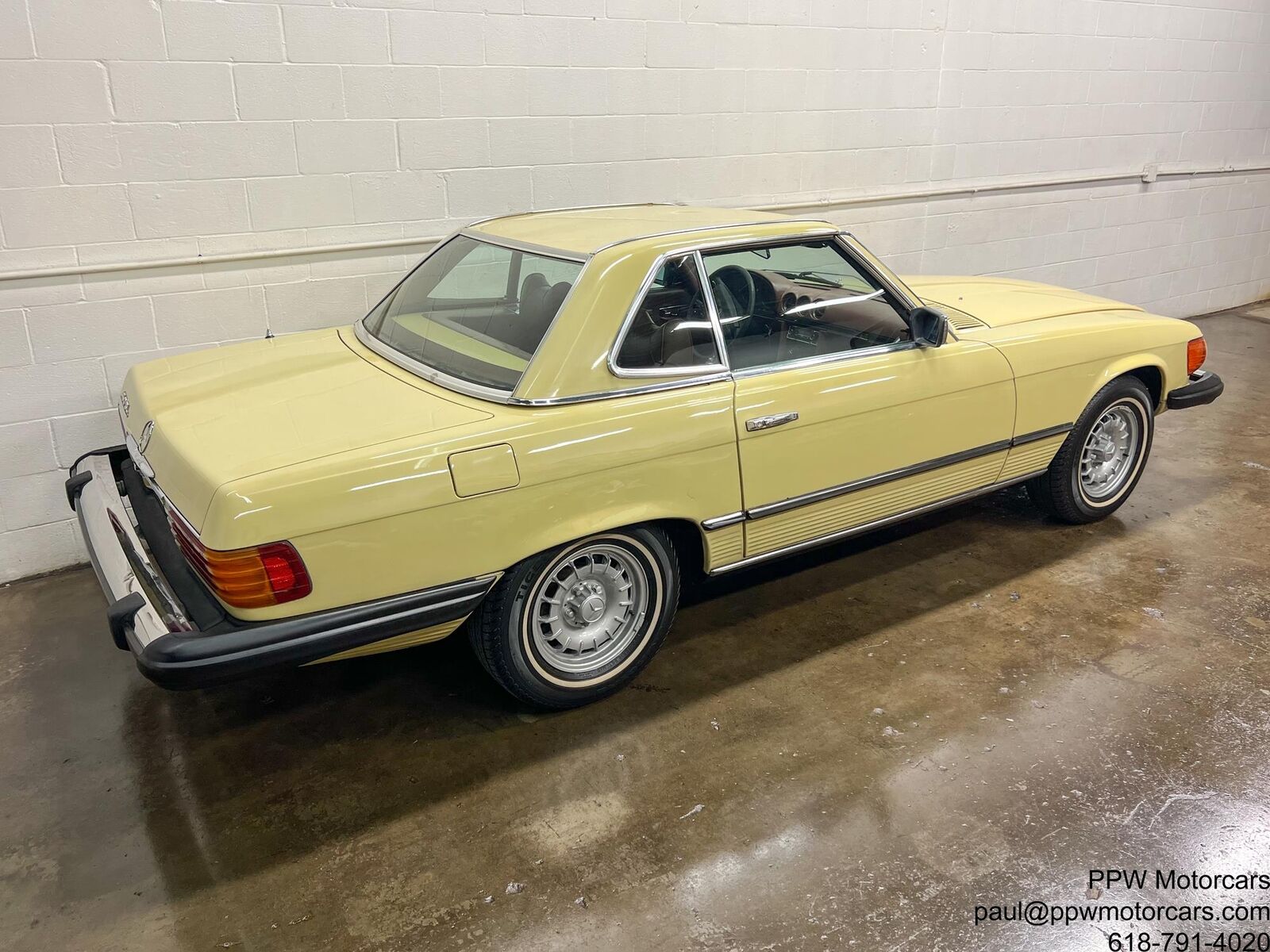 Mercedes-Benz-SL-Class-Cabriolet-1977-35