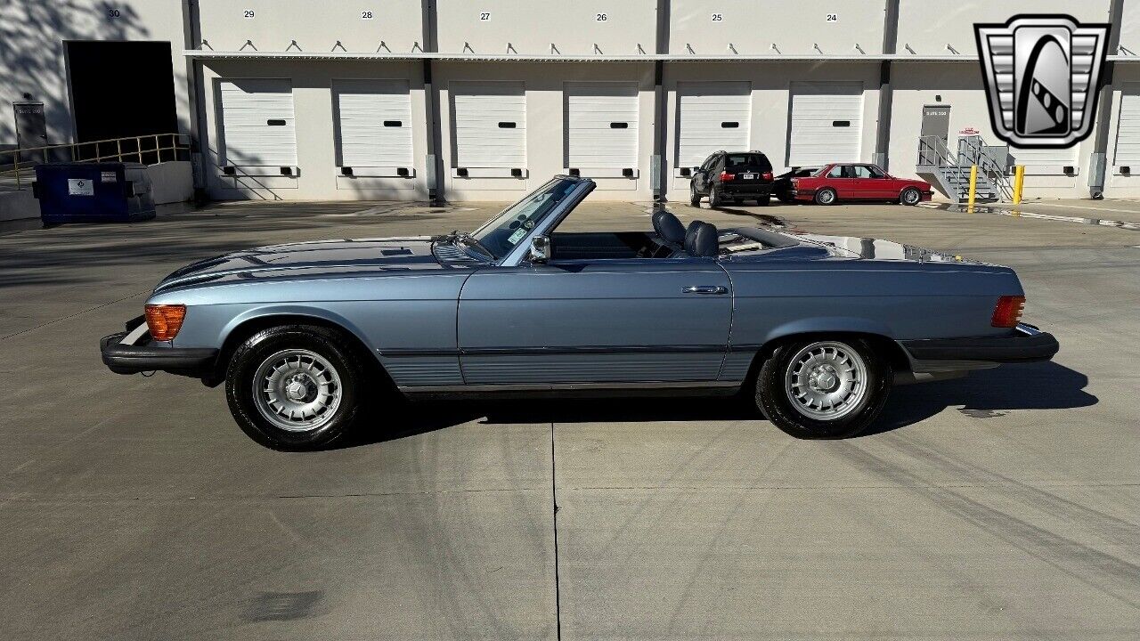 Mercedes-Benz-SL-Class-Cabriolet-1977-4