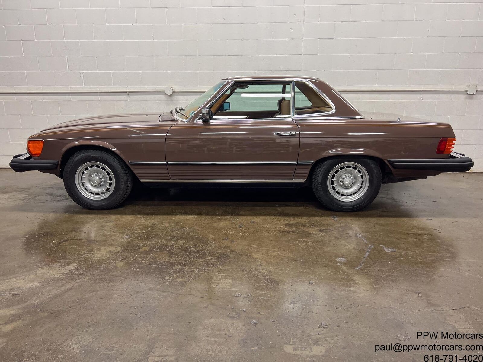 Mercedes-Benz-SL-Class-Cabriolet-1978-12