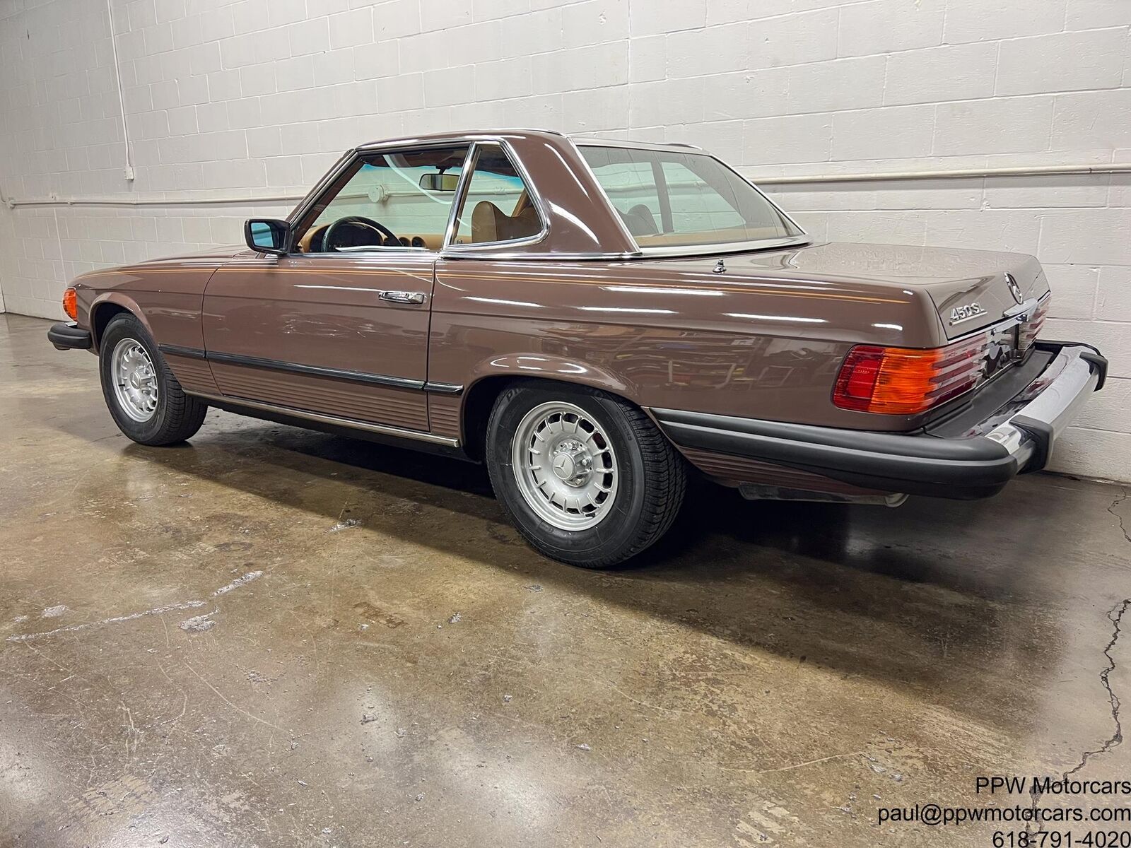 Mercedes-Benz-SL-Class-Cabriolet-1978-14