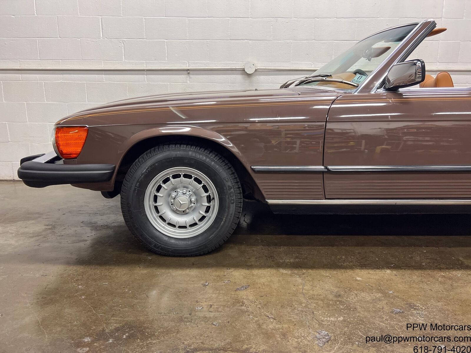 Mercedes-Benz-SL-Class-Cabriolet-1978-18