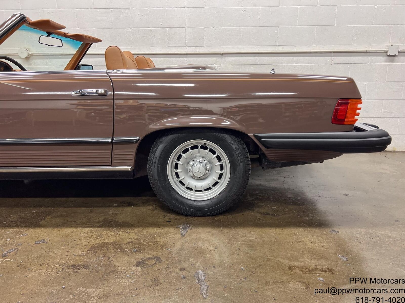 Mercedes-Benz-SL-Class-Cabriolet-1978-19