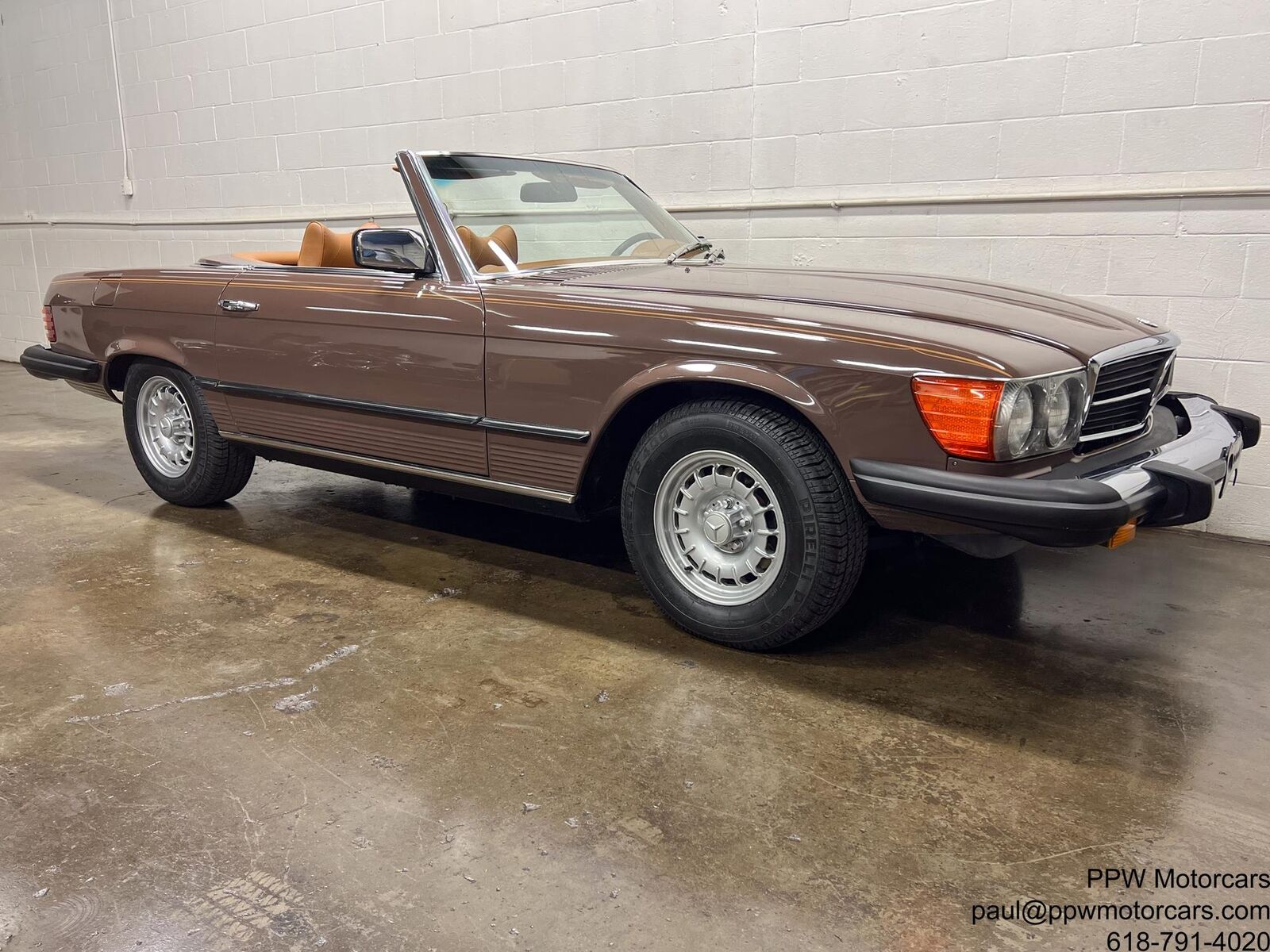 Mercedes-Benz-SL-Class-Cabriolet-1978-26