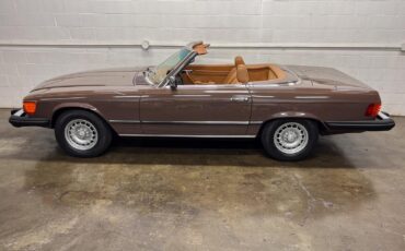 Mercedes-Benz-SL-Class-Cabriolet-1978-3