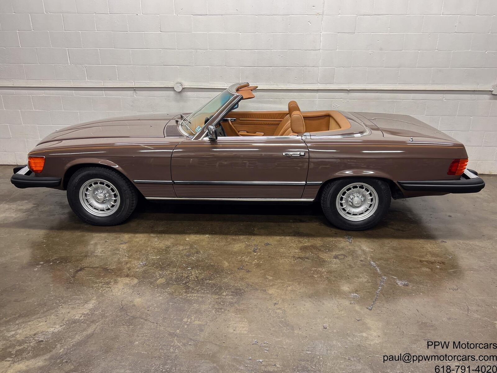 Mercedes-Benz-SL-Class-Cabriolet-1978-3