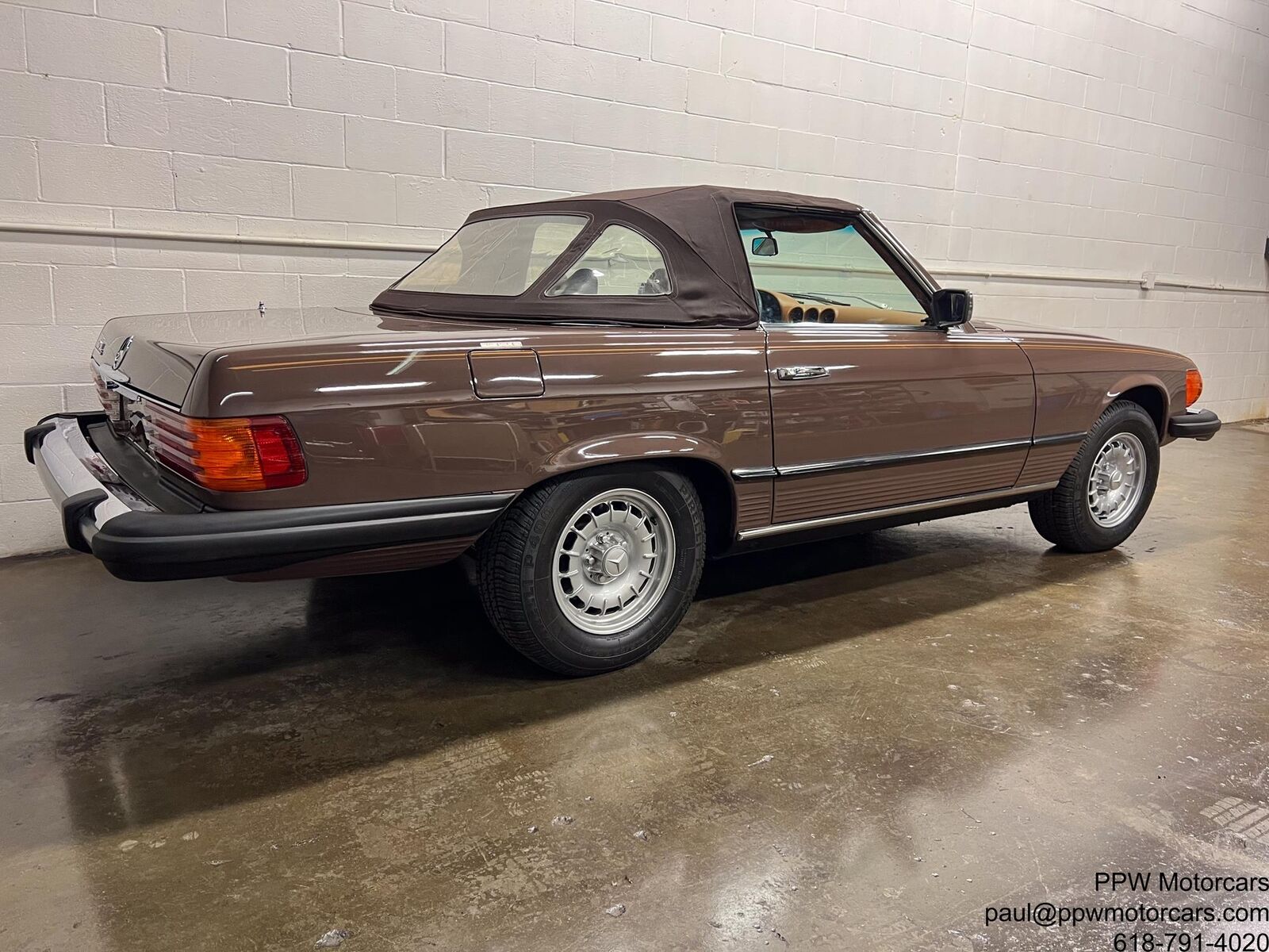 Mercedes-Benz-SL-Class-Cabriolet-1978-33