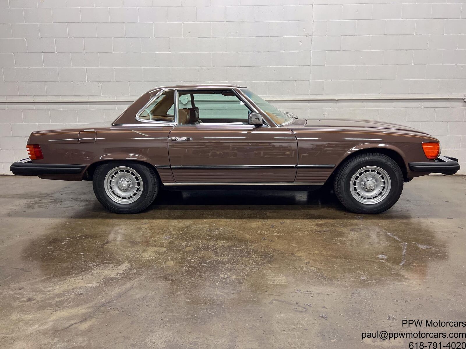 Mercedes-Benz-SL-Class-Cabriolet-1978-37