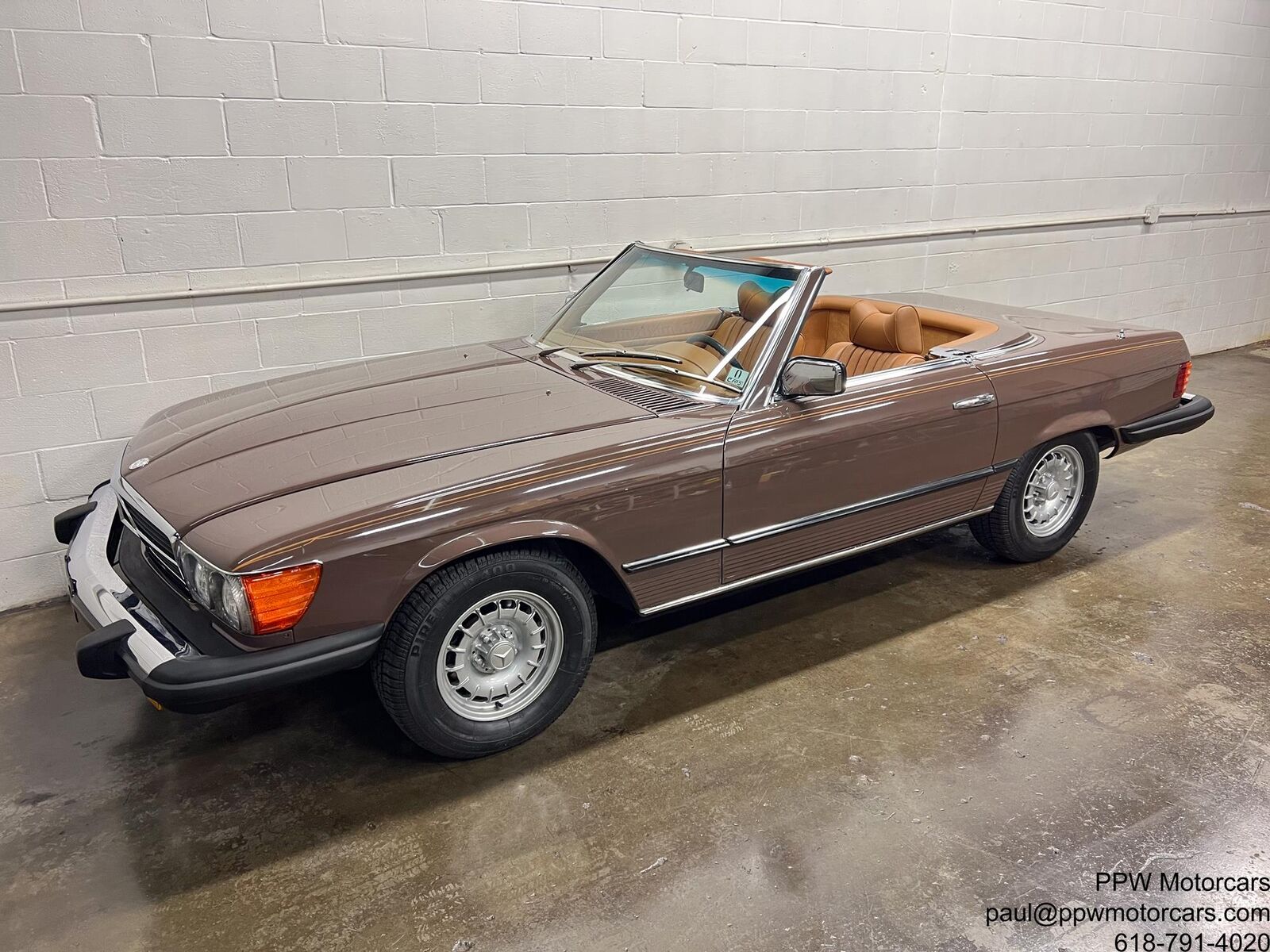 Mercedes-Benz-SL-Class-Cabriolet-1978-4