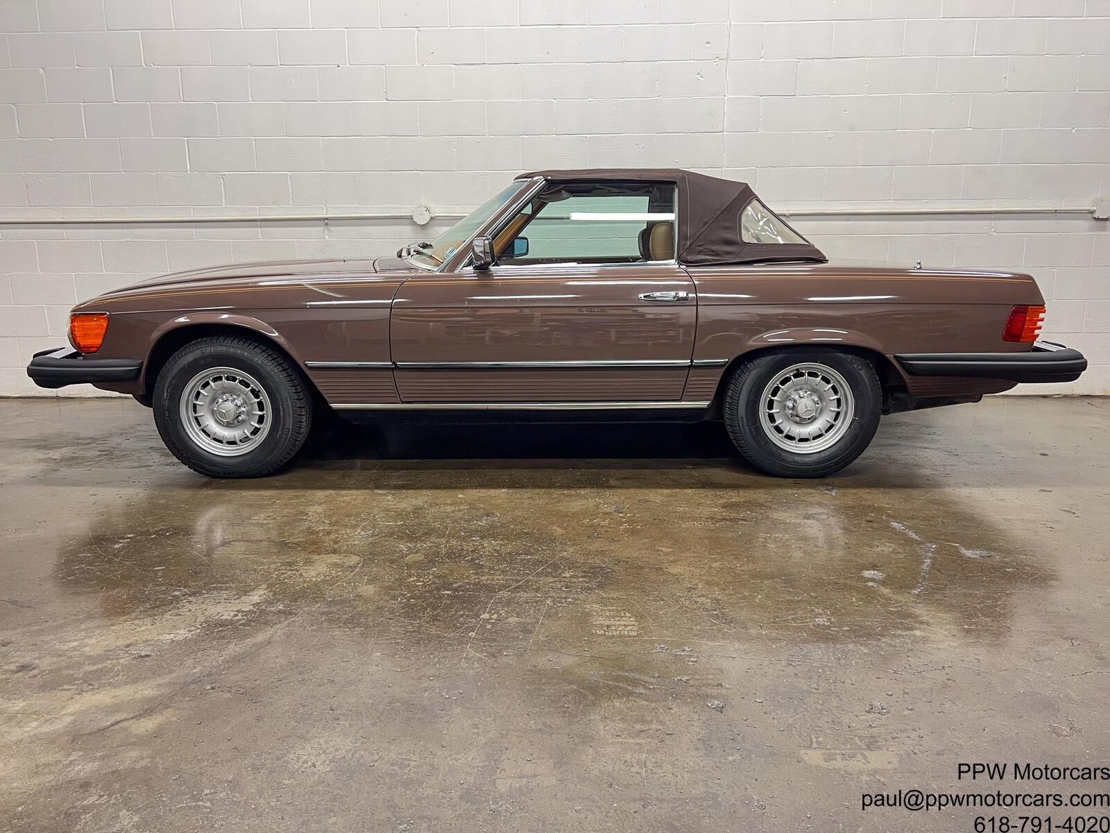 Mercedes-Benz-SL-Class-Cabriolet-1978-6