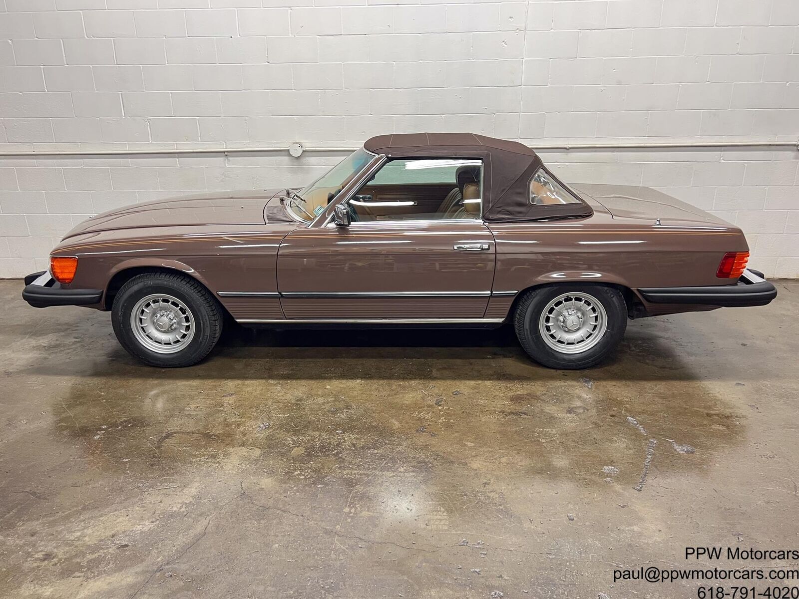 Mercedes-Benz-SL-Class-Cabriolet-1978-9