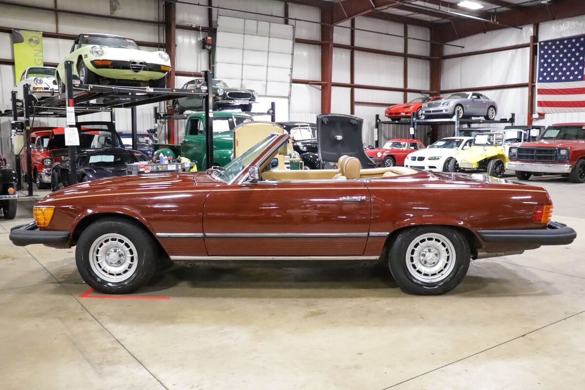 Mercedes-Benz-SL-Class-Cabriolet-1980-3