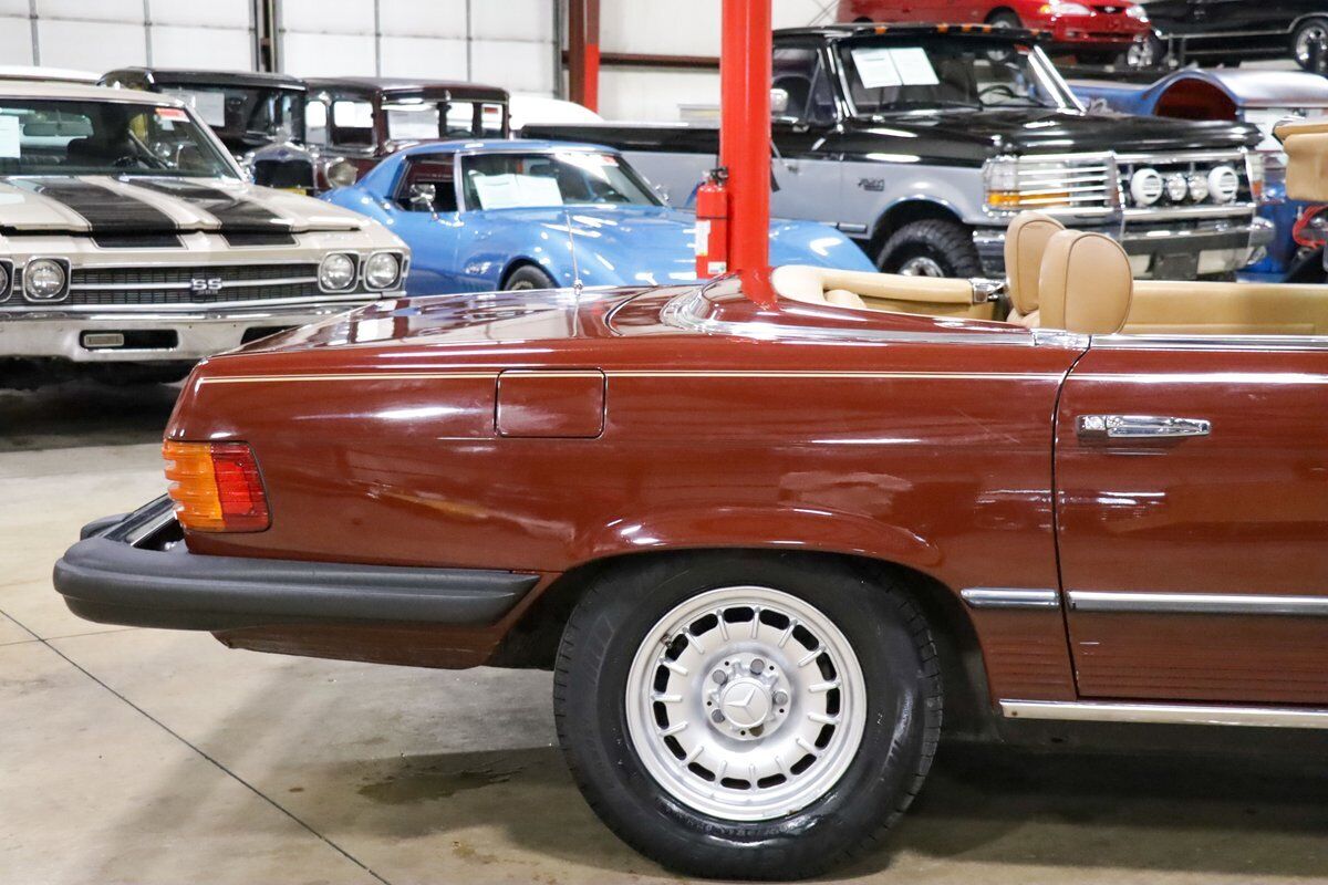 Mercedes-Benz-SL-Class-Cabriolet-1980-8