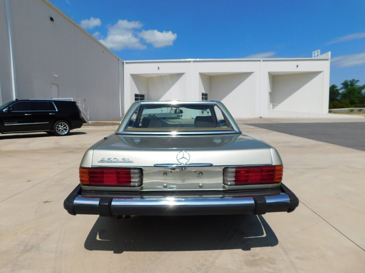 Mercedes-Benz-SL-Class-Cabriolet-1980-9