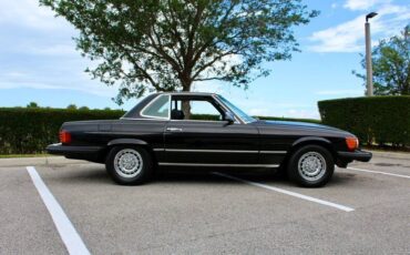 Mercedes-Benz-SL-Class-Cabriolet-1981-1