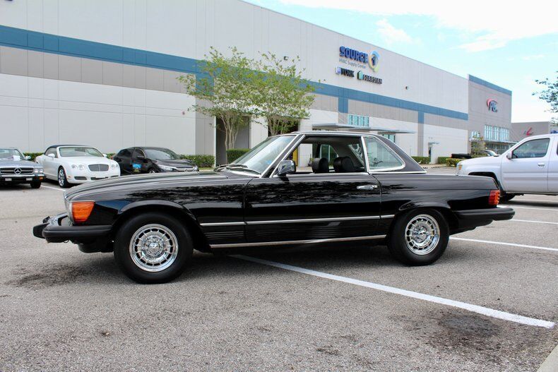 Mercedes-Benz-SL-Class-Cabriolet-1981-8