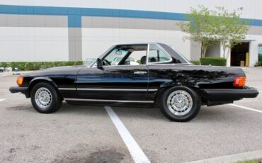 Mercedes-Benz-SL-Class-Cabriolet-1981-9