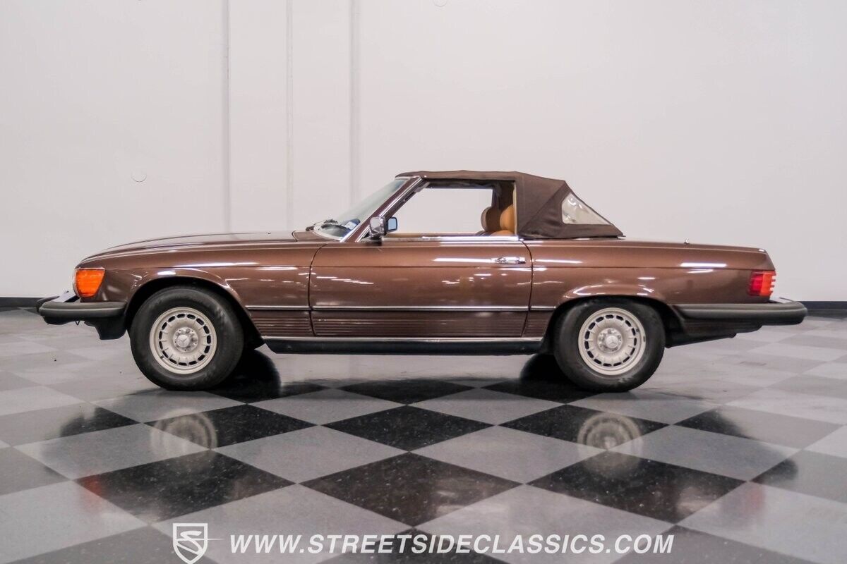 Mercedes-Benz-SL-Class-Cabriolet-1982-8